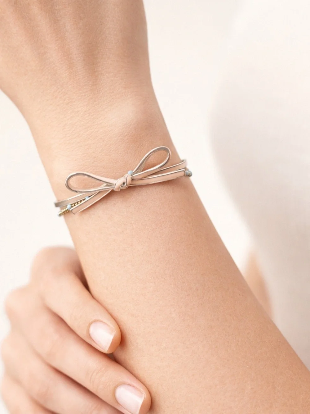 Kate Spade Skinny Mini Bow Bangle - Picture 1 of 7